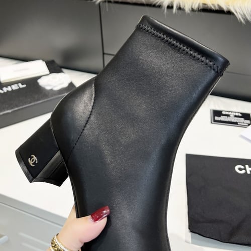 بوت شانيل بيج/أسود