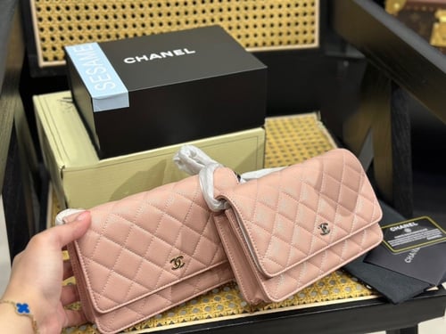 حقيبة شانيل كتف بعده الوان