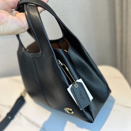 شنطه كوتش اربعه الوان