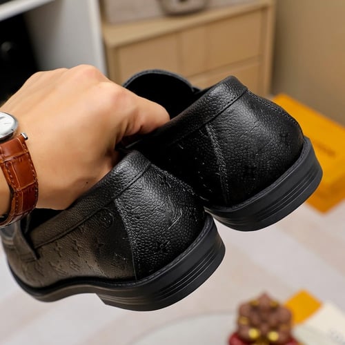 حذاء LV رجالي