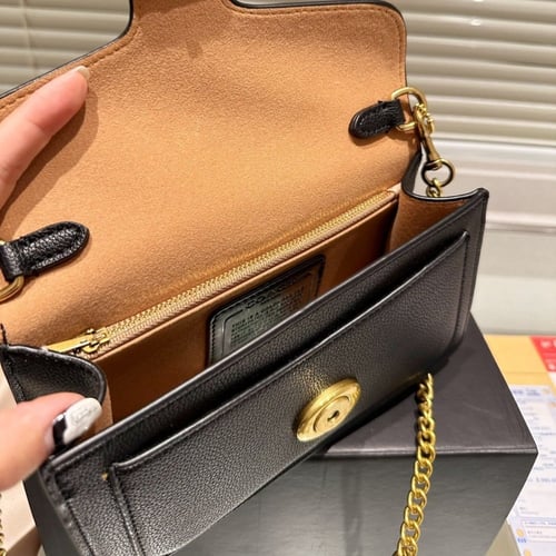 كوتش 4 الوان