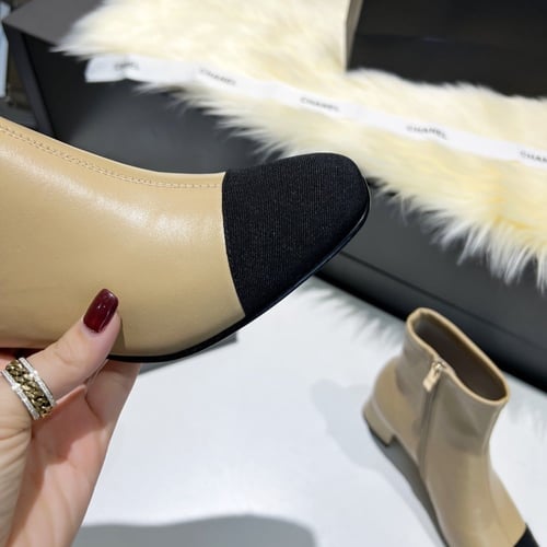 بوت شانيل بيج/أسود