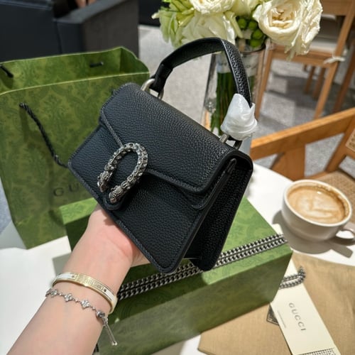 شنطه قوتشي بعده الوان