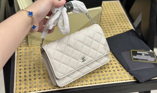 حقيبة شانيل كتف بعده الوان