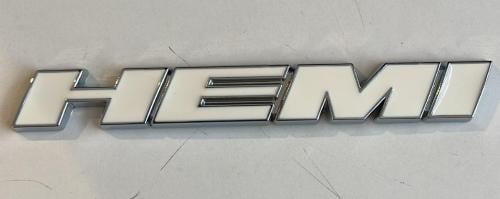 علامة هيمي HEMI ابيض - قطعه واحده
