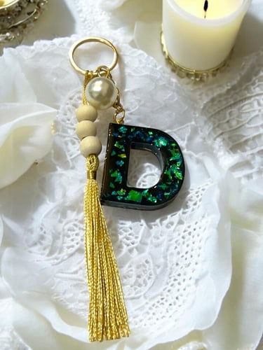 ميدالية الحروف ( البراقه ) ( جميع الخروف والارقام...