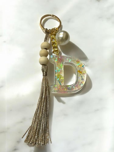 ميدالية الحروف ( البراقه ) ( جميع الخروف والارقام...