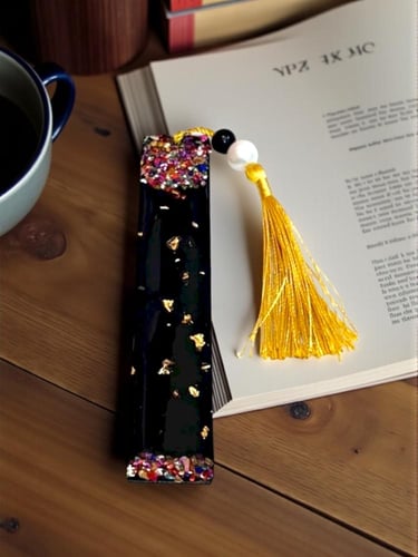 طقم حامل مصحف ريزن وفاصل ( الالوان حسب الطلب)