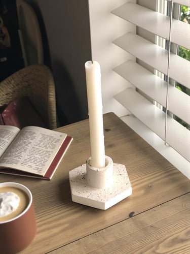 حامل شمعه سداسي الشكل ( بدون شمعه )