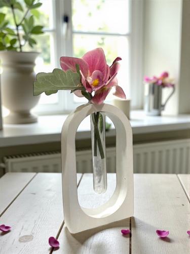 حامل زهور متعدد الأشكال