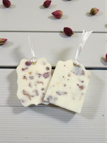 تاقت عطريه ( السعر للحبه )