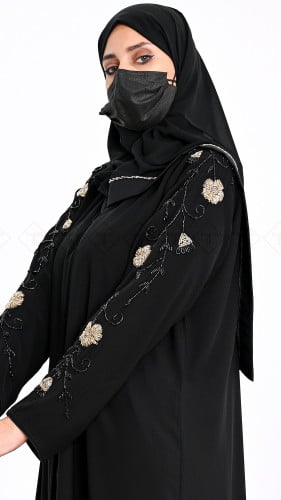 عباية مطرزه بخرز أسود وذهبي