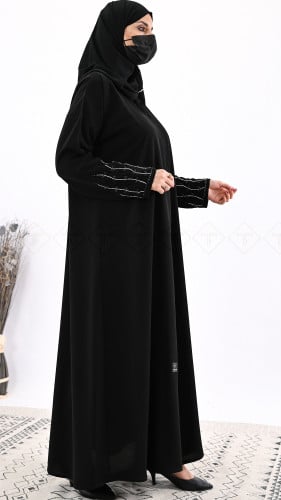عباية كتف سوداء مطرزة يدويًا بخرز أبيض وأسود مع طر...