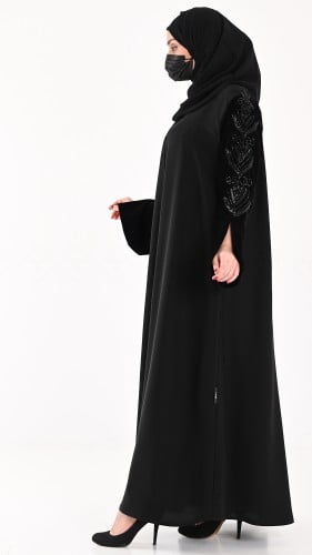عباية اكمام مخمل مطرزة