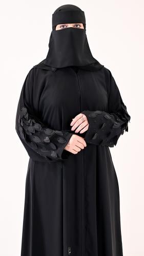 عباية نواعم مطرزة بخرز وأوراق من نفس القماش