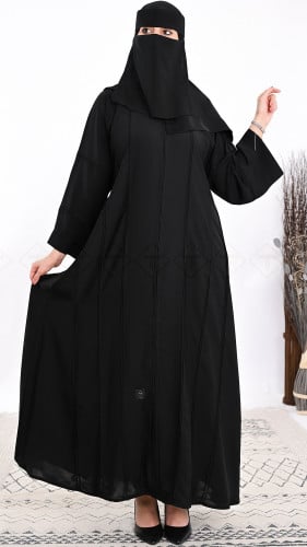 عباية كتف سوداء بكسرات حرير نواعم وكم مربع بطق طق