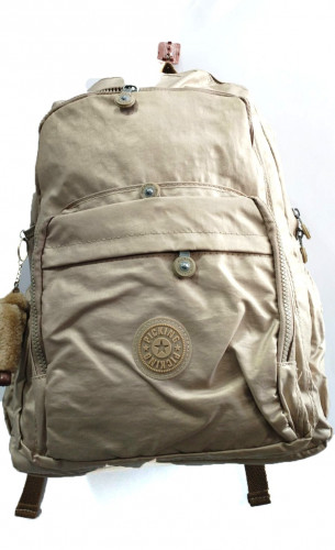 حقيبة ظهر