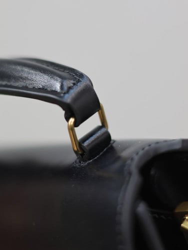 شنطة سان لوران اسود