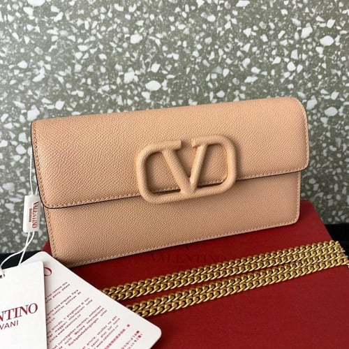 شنطة فالنتينو