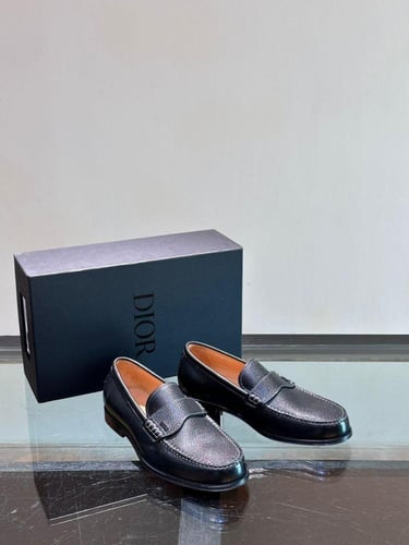 شوز ديور فوري مقاس 42