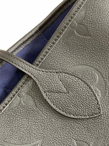 توتي باق ال في اسود