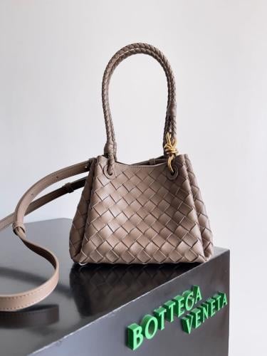 شنطة بوتيغا