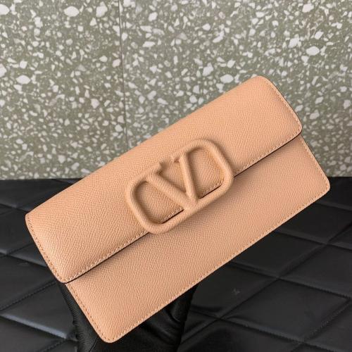 شنطة فالنتينو