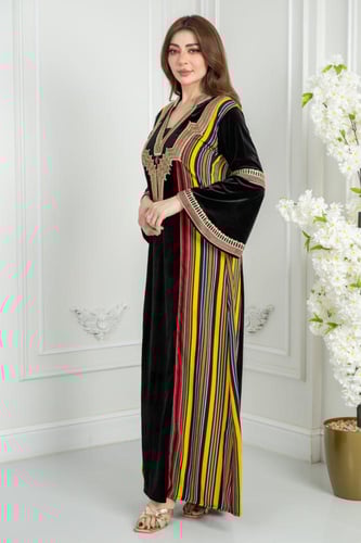 جلابية مخمل ابداع كم كلوش