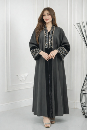 عبايه نسائية شتويه رصاصي بتدخيله مخمل