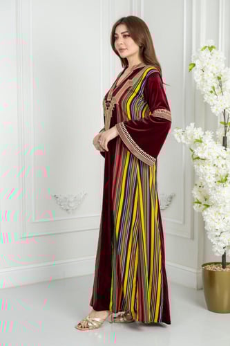 جلابية مخمل ابداع كم كلوش