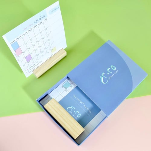 تقويم مكتبي مع صندوق وقاعدة خشبية