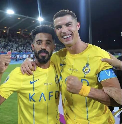 اختيارات اللاعب نواف بوشل