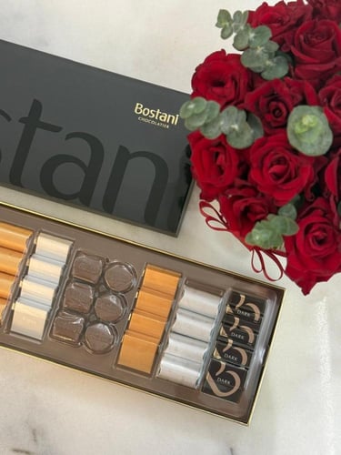 صندوق شوكولاتة سيغنتشر من بستاني | فازة جوري أحمر