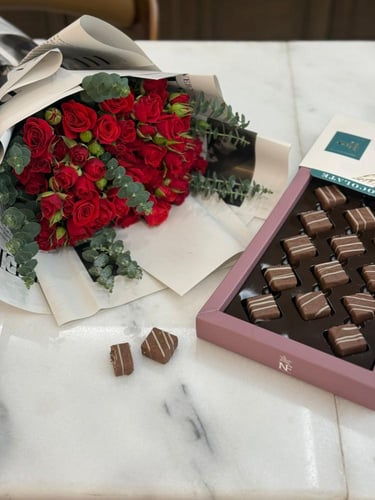 شوكليت فوندو مع 20 ورده بيبي روز