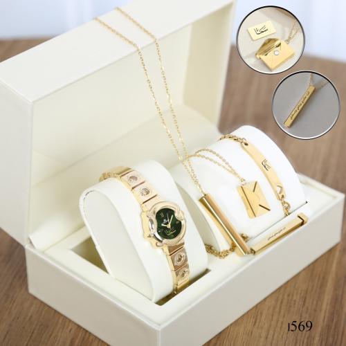 ساعه بالاسم مع اكسسوار سلسال الذكرئ