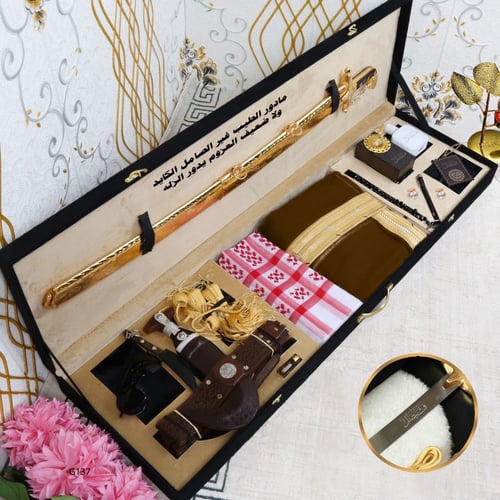 بوكس هديه زواج سيف ومشلح حساوي مع شماغ فخم