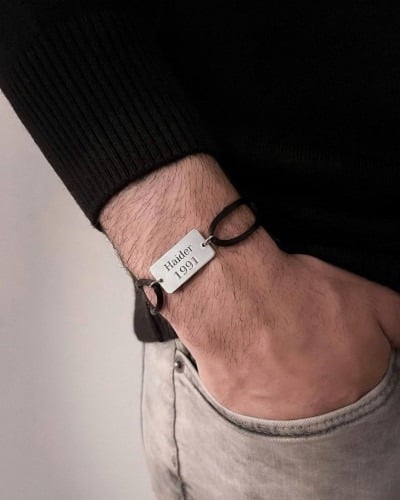 اسواره بالاسم والتاريخ .