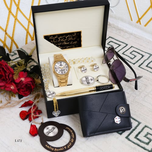 ساعة رجالية بارقام عربية تصميم بالاسم