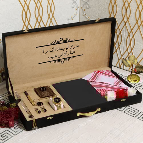 هدايا رجاليه فخمه بوكس شماغ وقماش صيفي وعطر وقلم.....