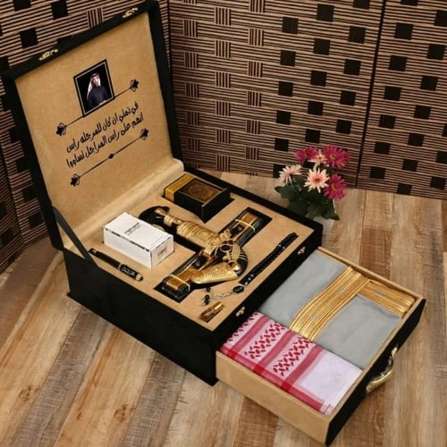 بوكس ملكي تذكاري فخم بتصميم خاص