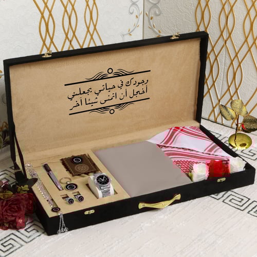 هدايا رجاليه فخمه بوكس شماغ وقماش صيفي وعطر وقلم.....