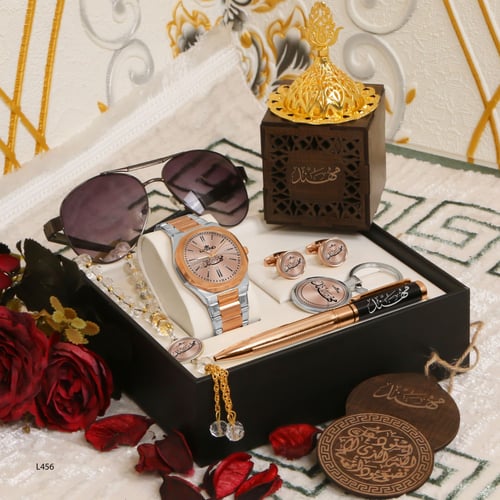 طقم ساعه بالاسم تصميم خاص