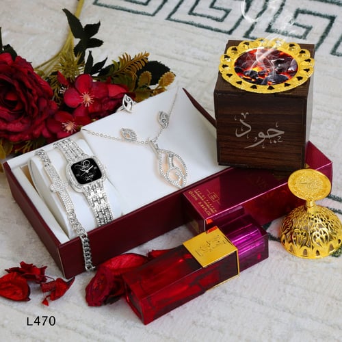 ساعه نسائيه سهرات تصميم بالاسم