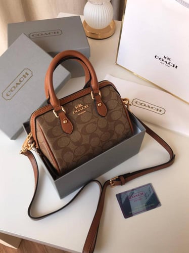 شنطة ماركة كوتش