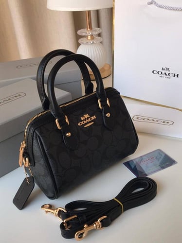 شنطة ماركة كوتش