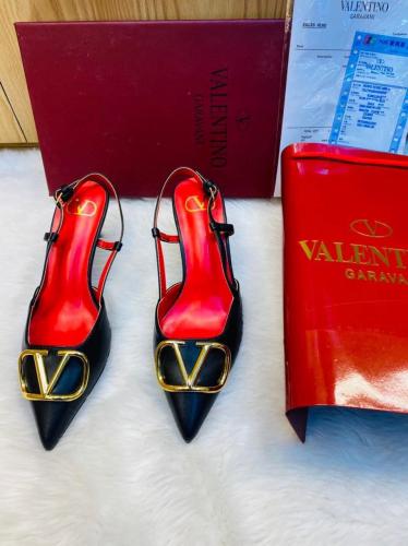 هليز ماركة فالنتينو