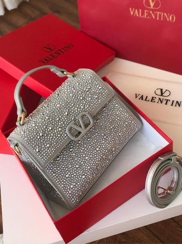 شنطة ماركة فالنتينو