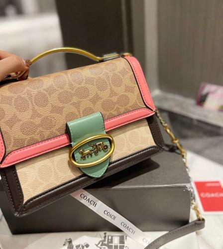 شنط ماركة كوتش