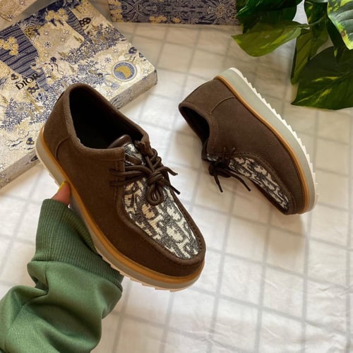 شوزات ماركة ديور