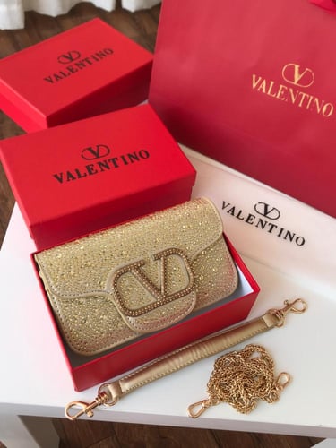 شنطة ماركة فالنتينو